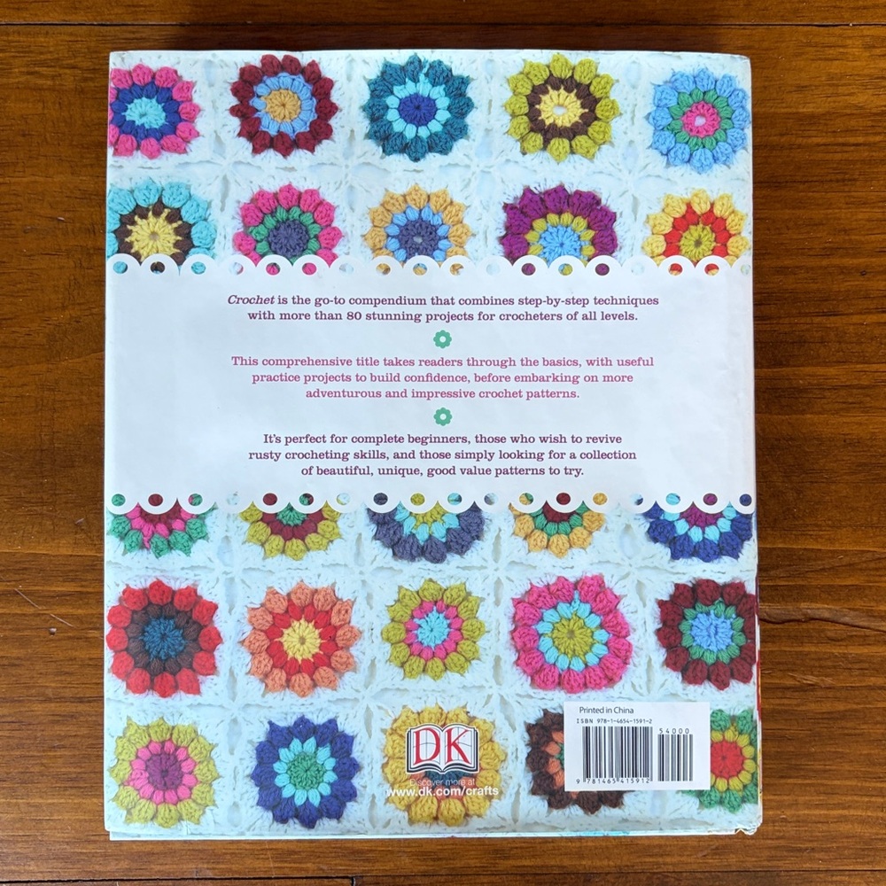 Crochet: The Complete Step-By-Step Guide, Essential Techniques By DK - Picture 2 of 12